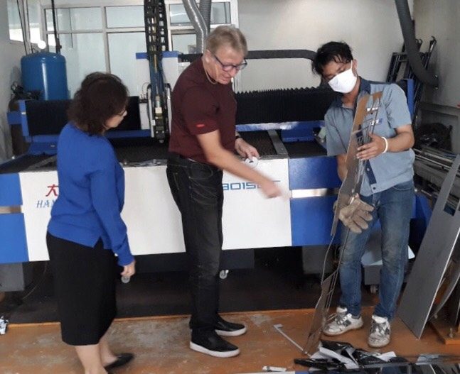 Demonstrate the Laser cutting machine performance to VIP customer with satisfactory results